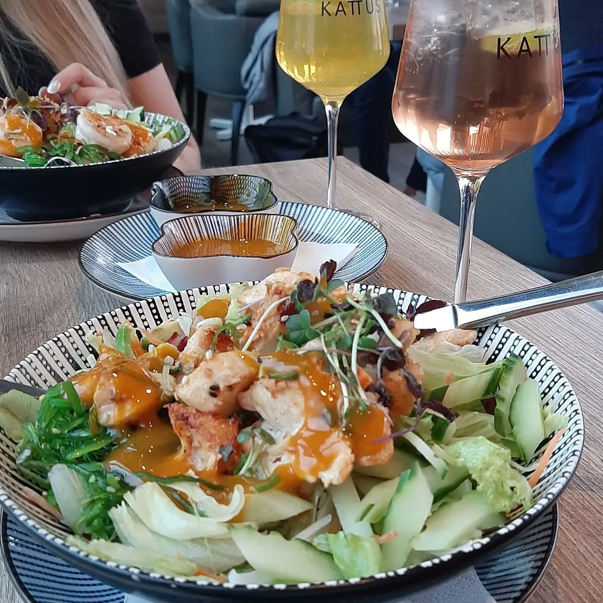 Salat Mit Avocado Und Lachs
