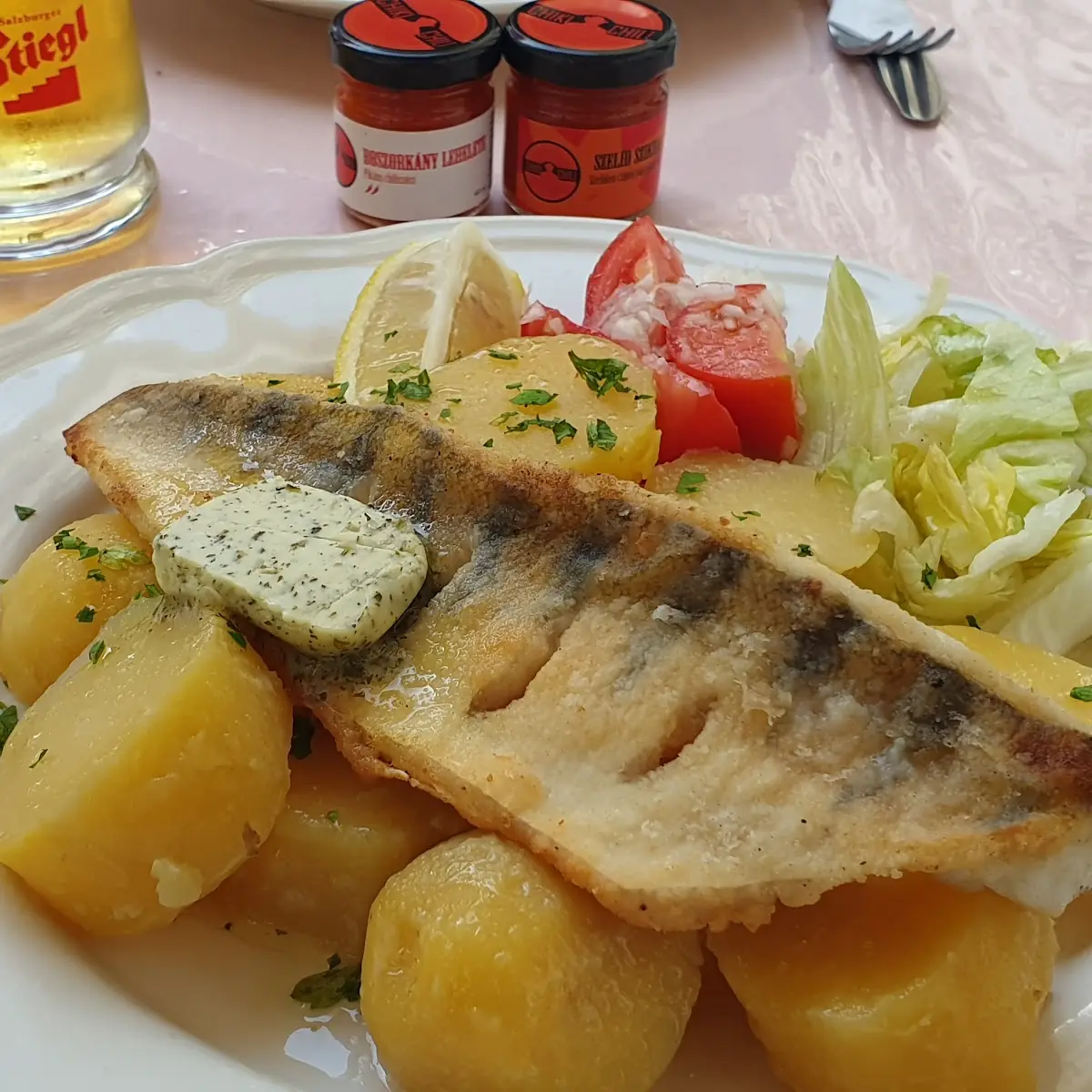 Zanderfilet Mit Petersielienkartoffeln Und Gewürzbutter