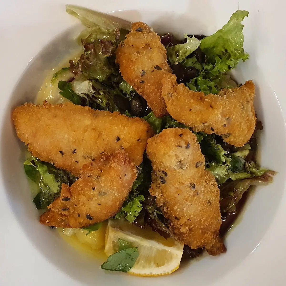Backhendelsalat