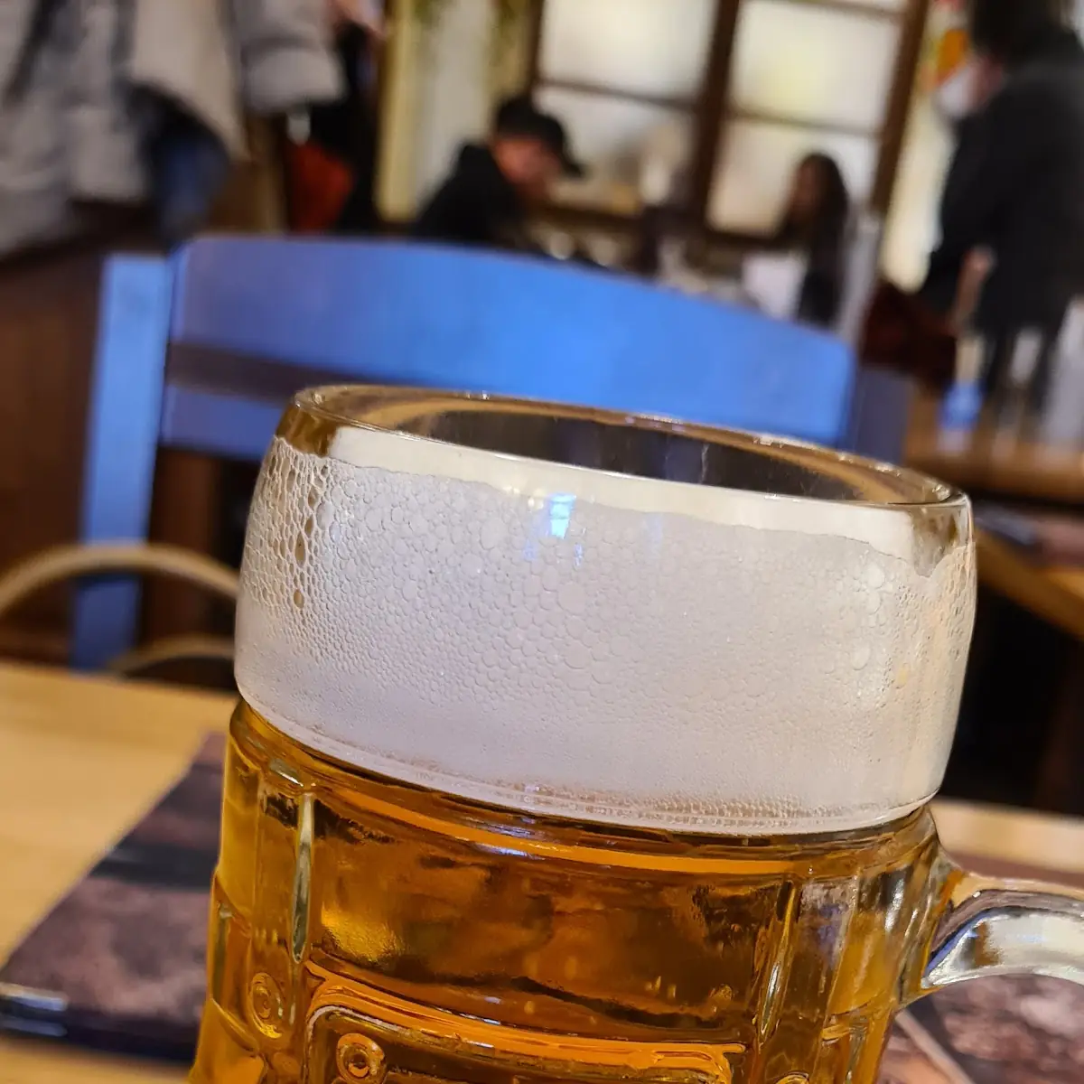 Halbleeres Bier