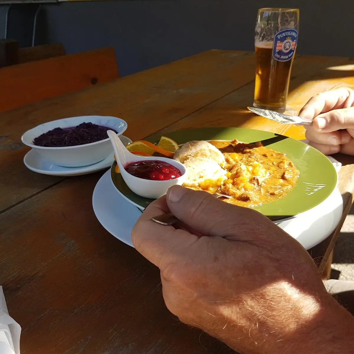 Wildragout Mit Warmen Rotkraut U Semmelknödel