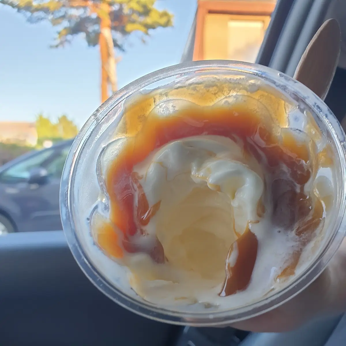 Eis Mit Karamel
