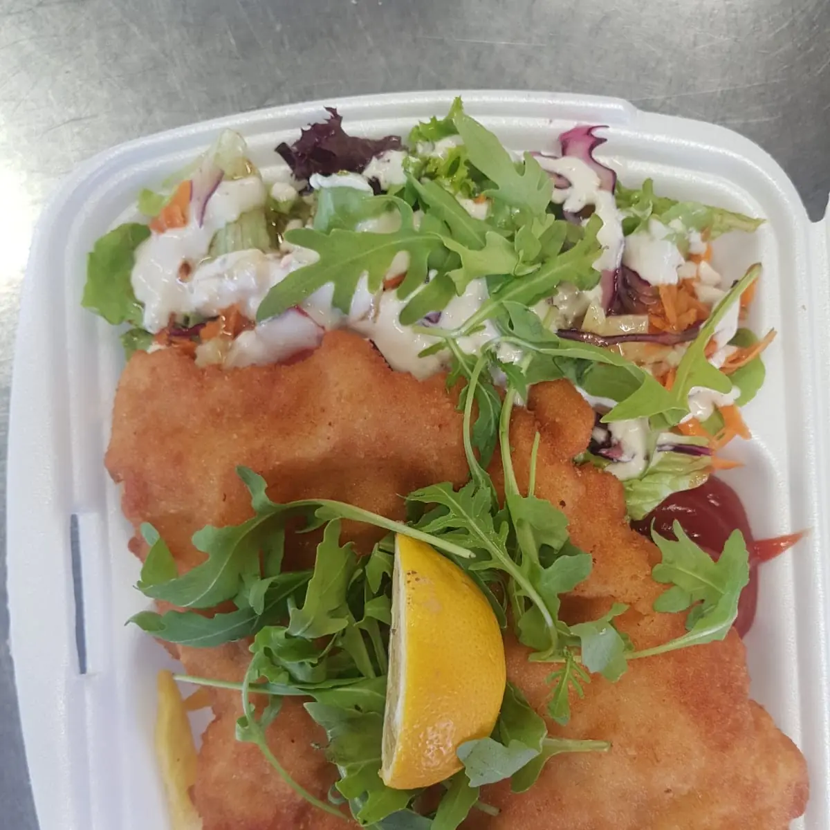 Schnitzel Mit Salat Pommes Oder Reis