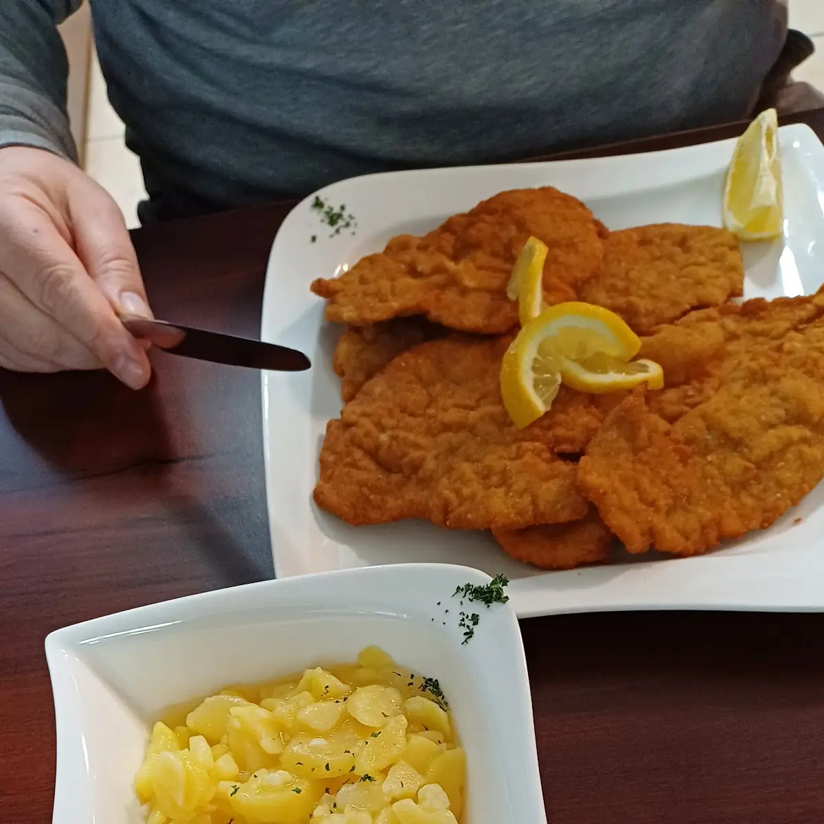 Wiener Schnitzel Mit Pommes Frites