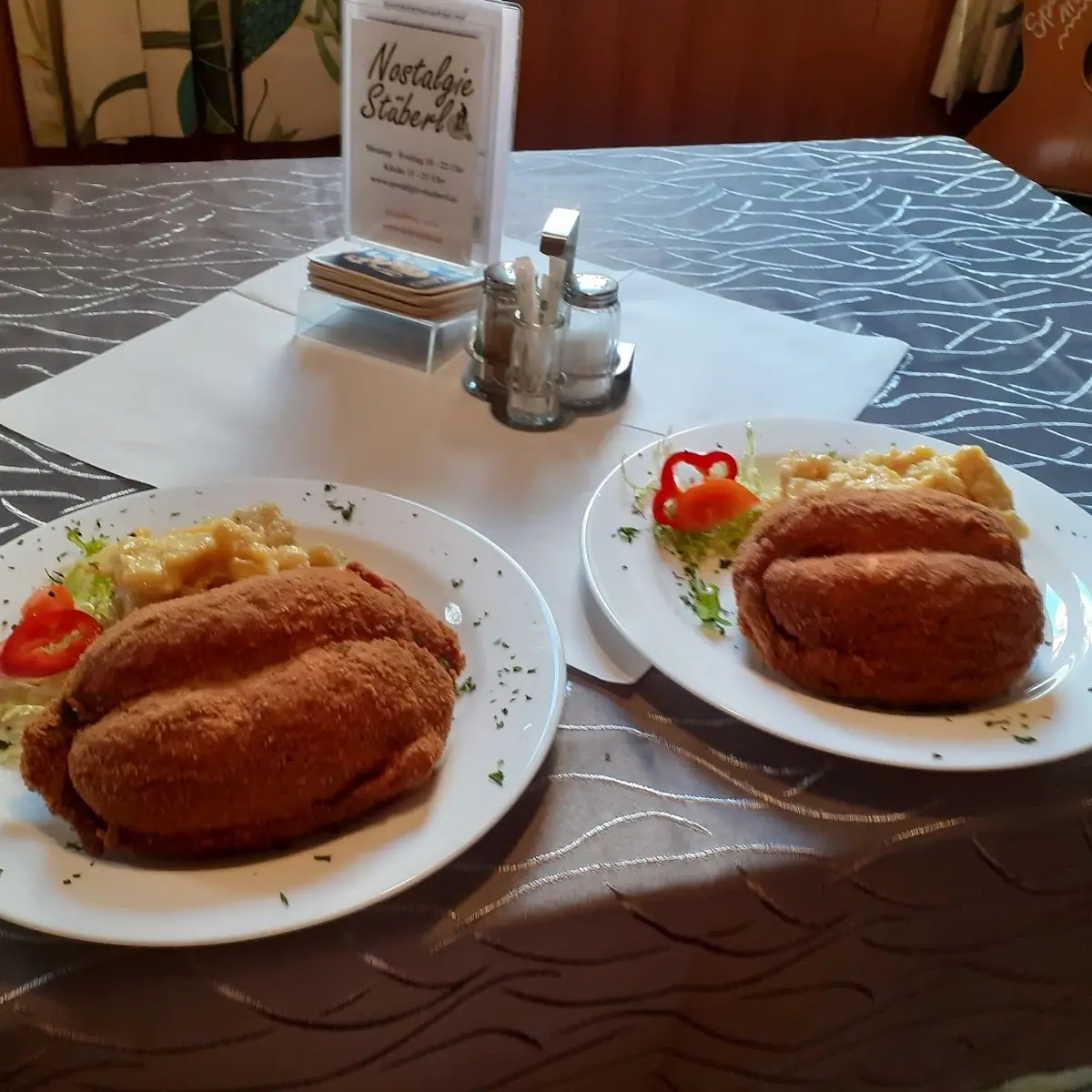 Blutwurst Mit Weinkraut Sauerkraut Und Erdäpfelsterz