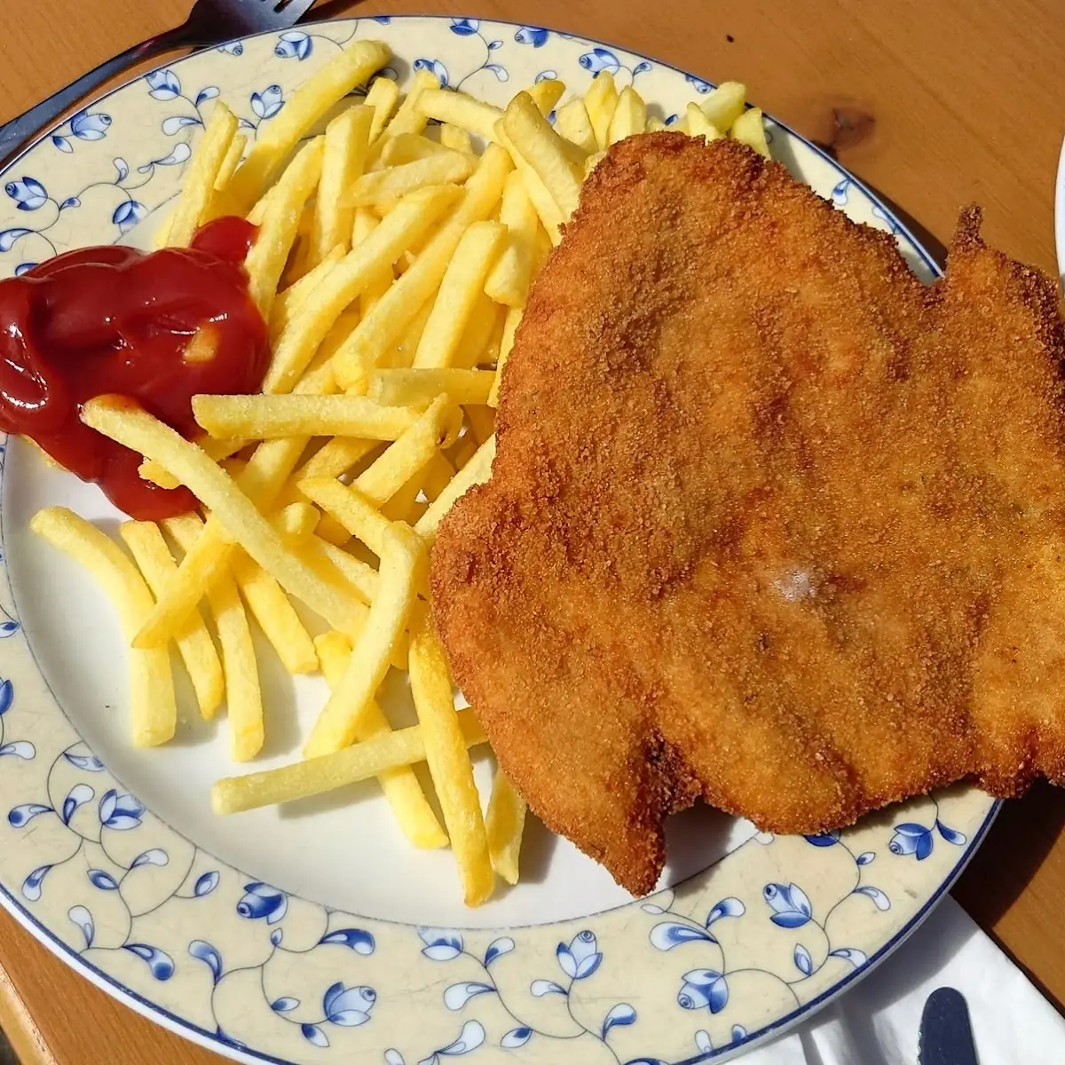 Schnitzel Mit Pommes