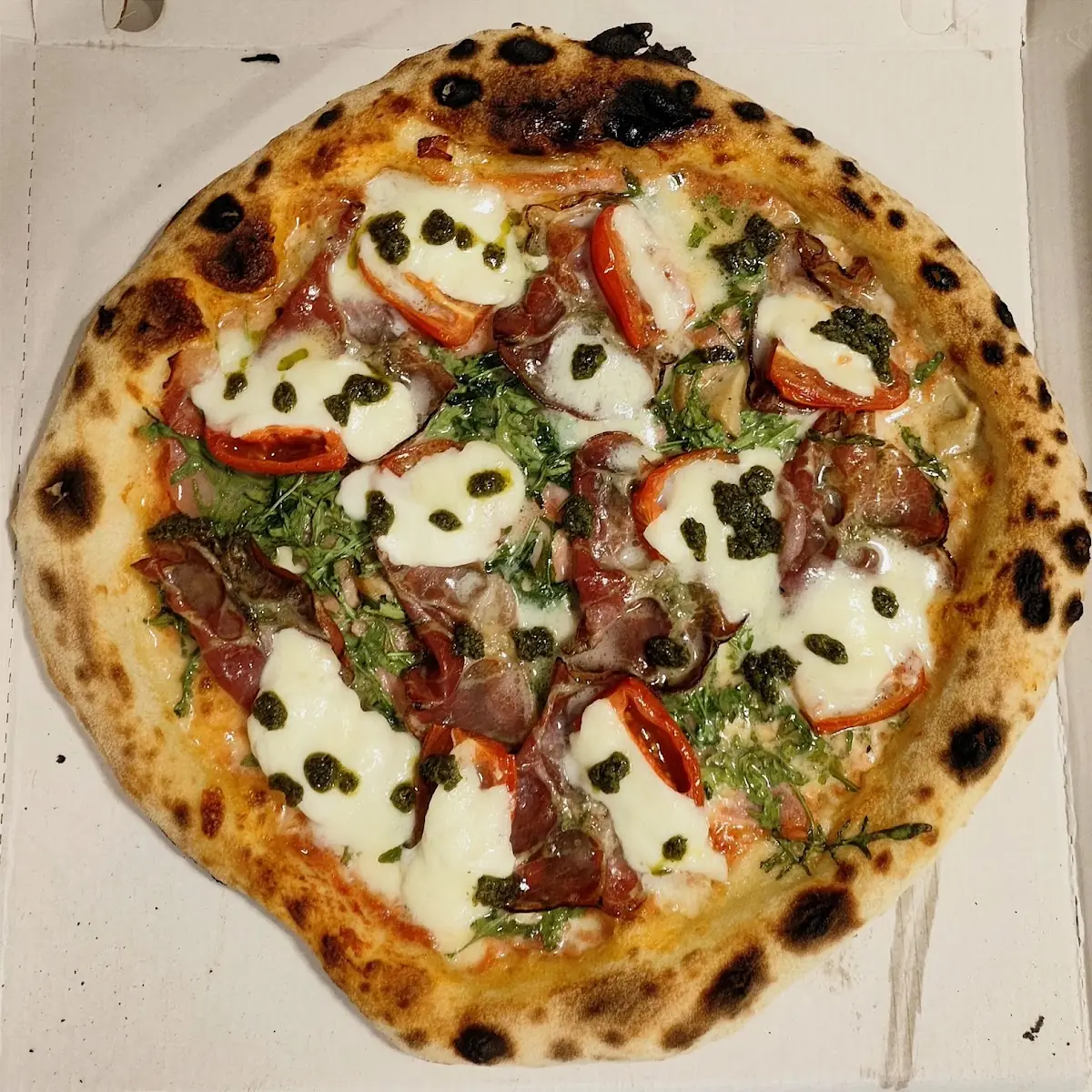 Pizza Cotto E Porcini Mit Coppa Mozzarella Di Bufala Cherrytomaten Rucola