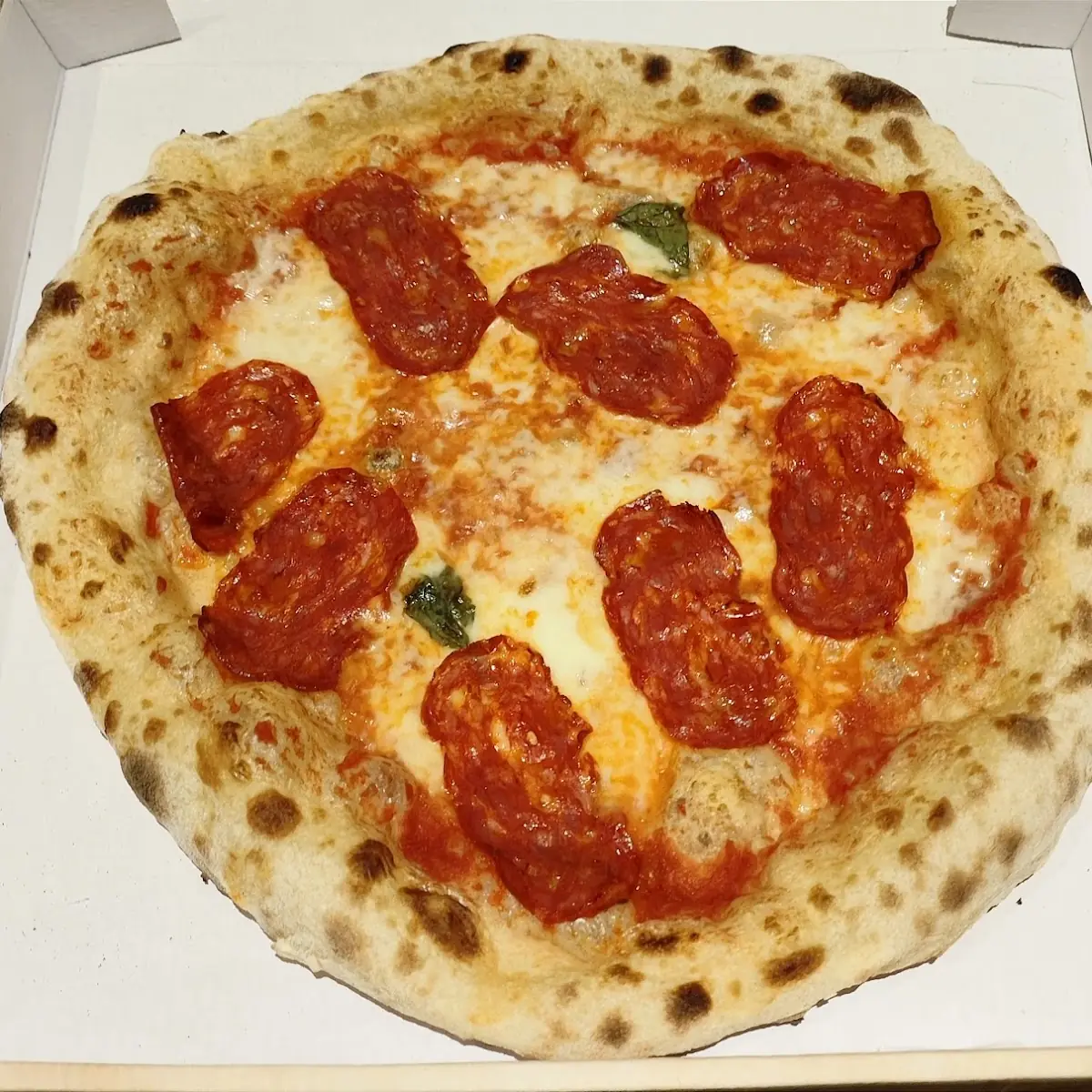 Pizza Margherita Mit Spianata Picante