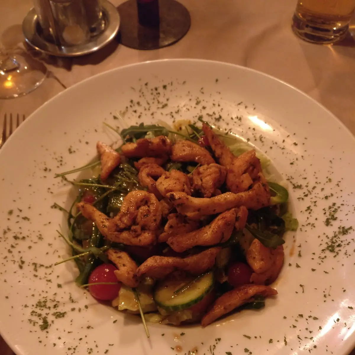 Salat Mit Gebratenen Hühnerstreifen