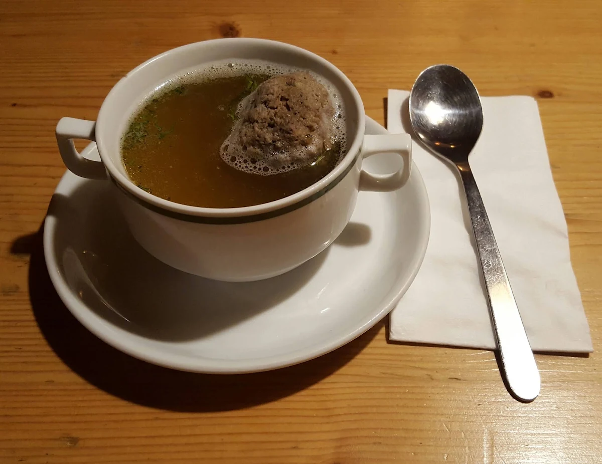 Leberknödelsuppe
