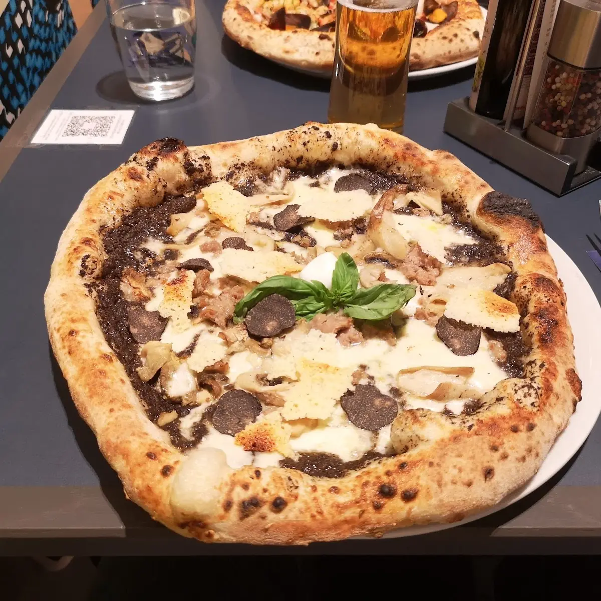 Pizza Al Tartufo