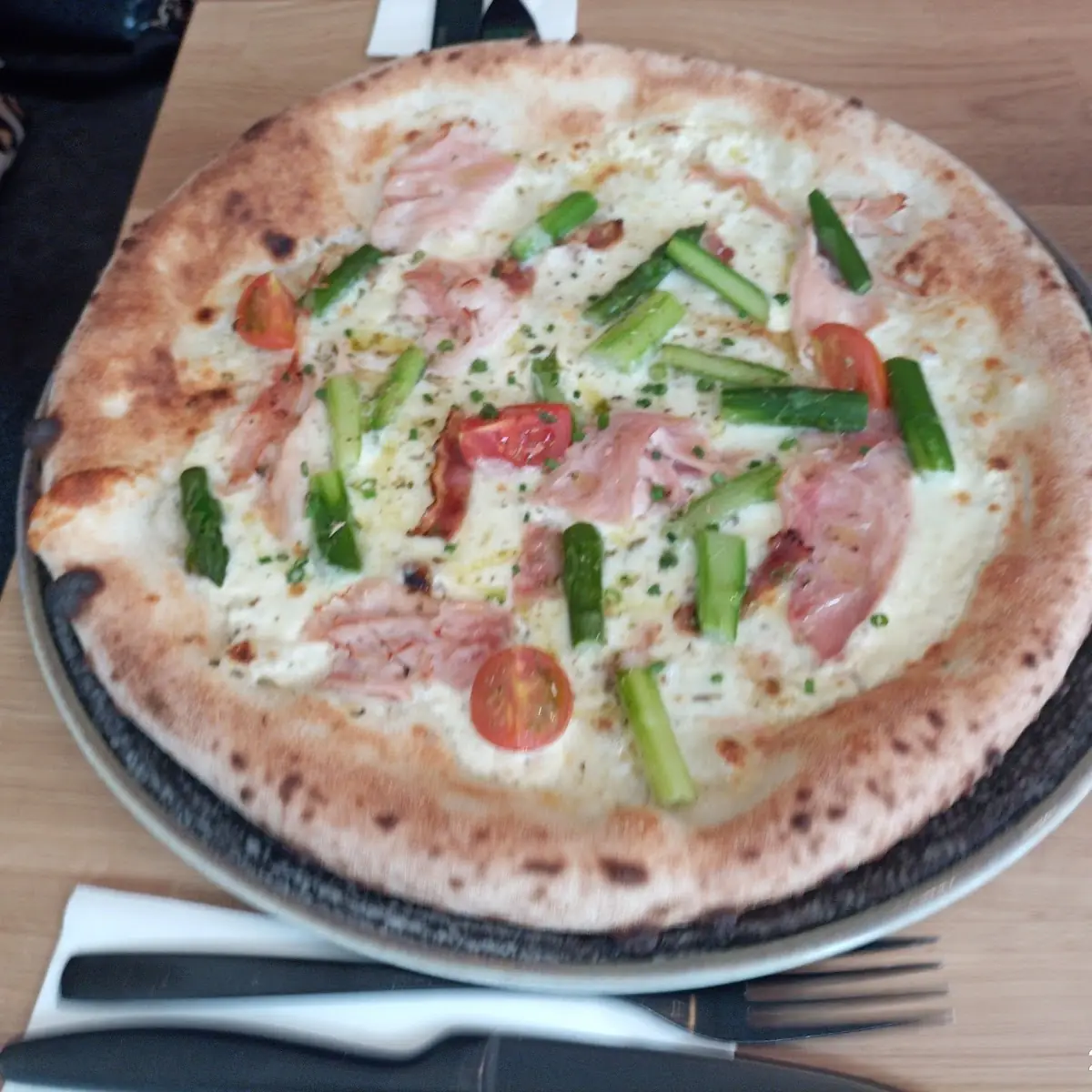 Spargel Pizza