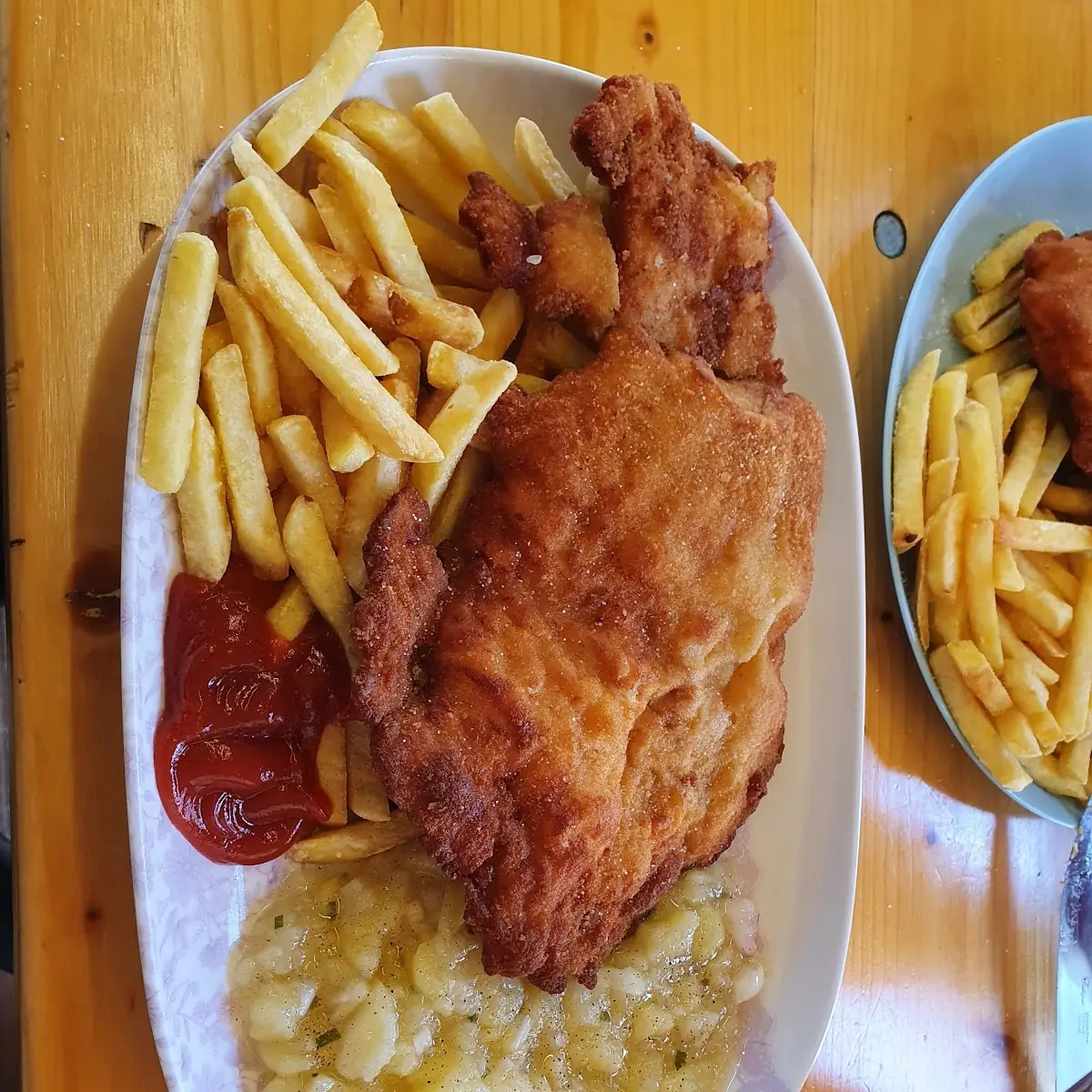 Schnitzel Mit Pomes