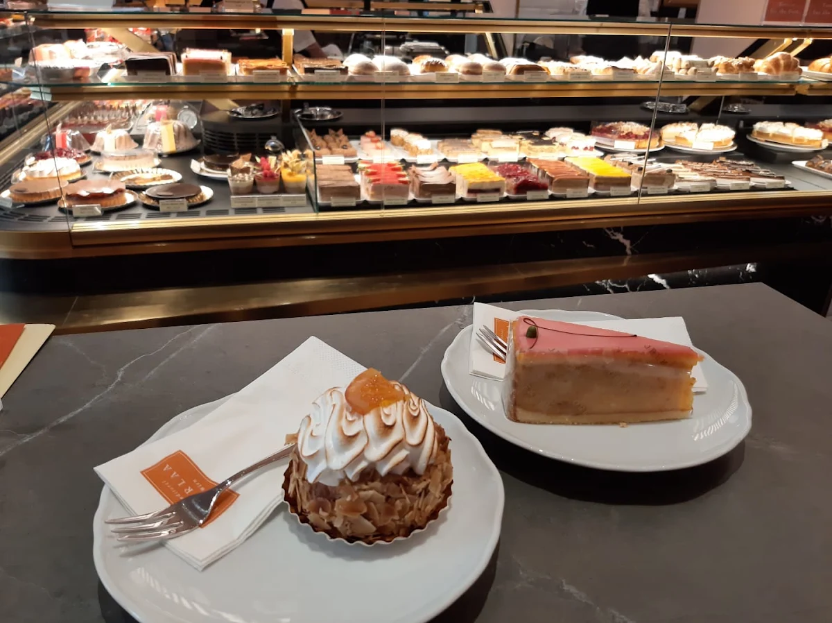 Holländer Und Punschtorte