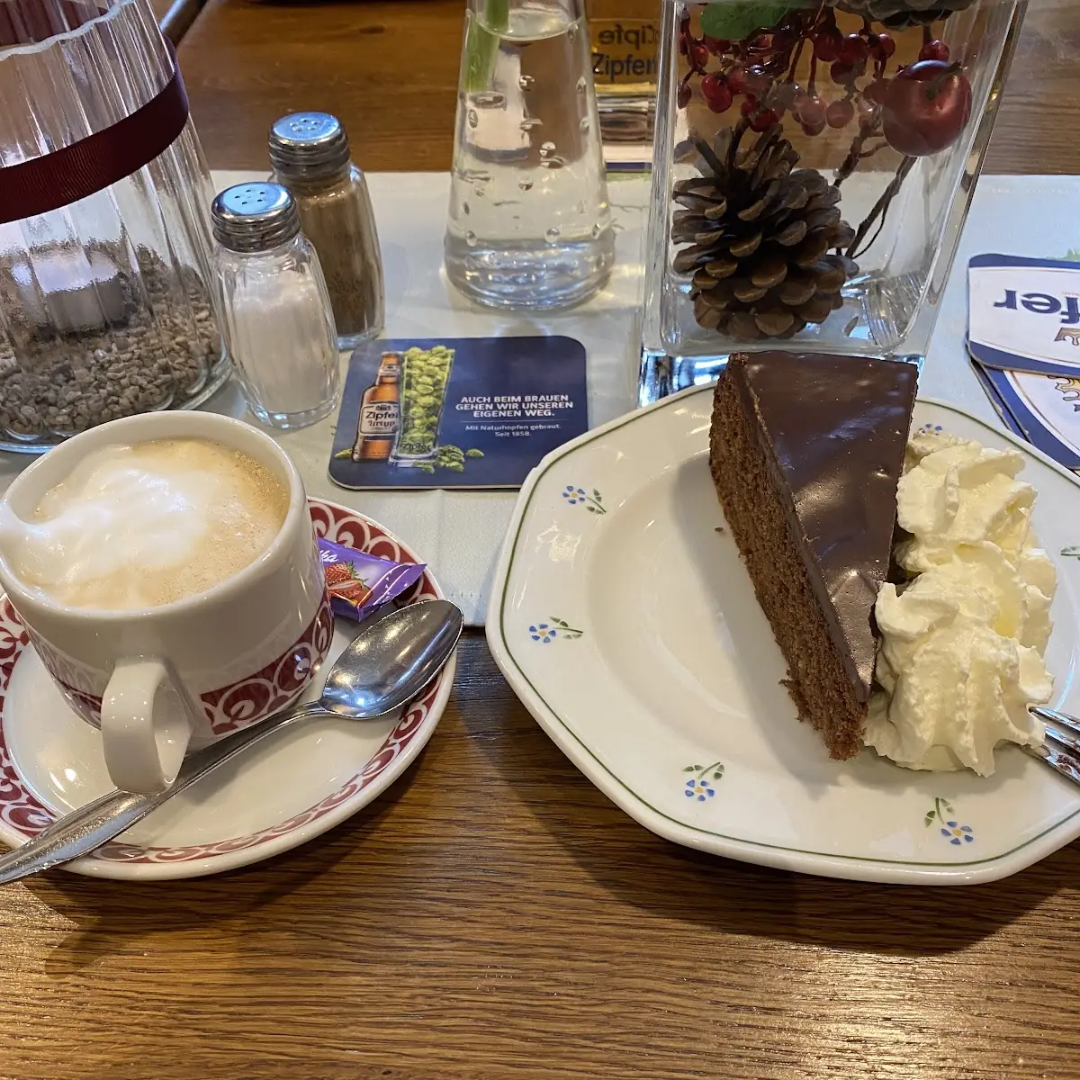Cappuccino Mit Dinkelschokotorte