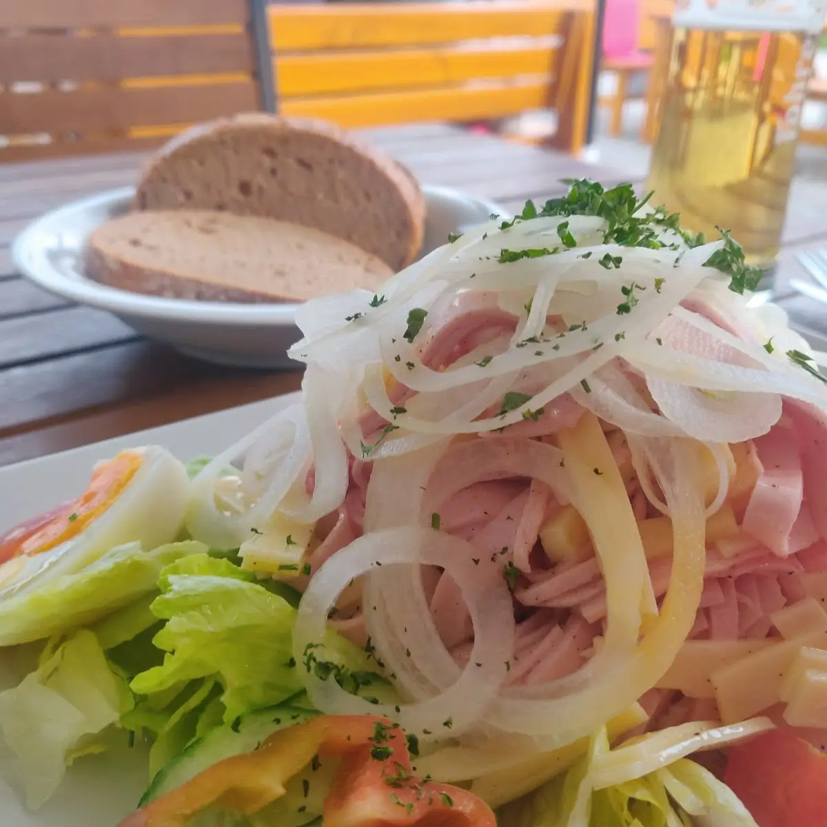 Wurst-käsesalat