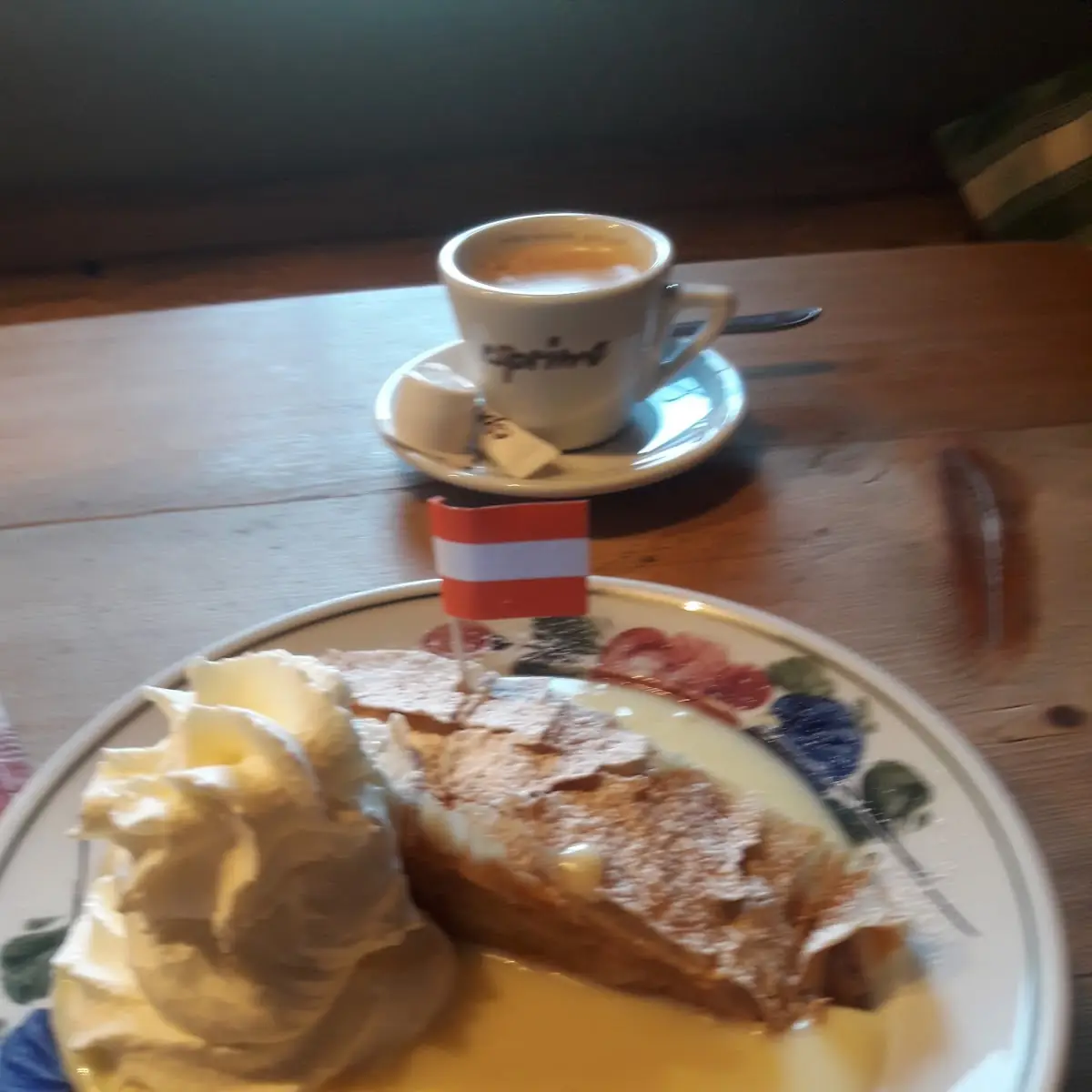 Apfelstrudel Mit Vanillesauce