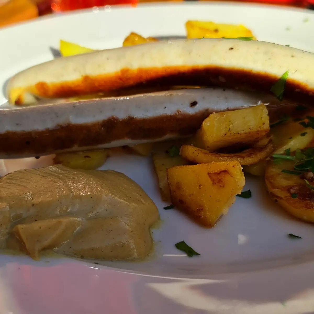 Grillwürstl Mit Bratkartoffeln Für 11 Euro