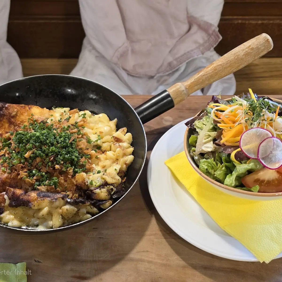 Käsespätzle Mit Salat