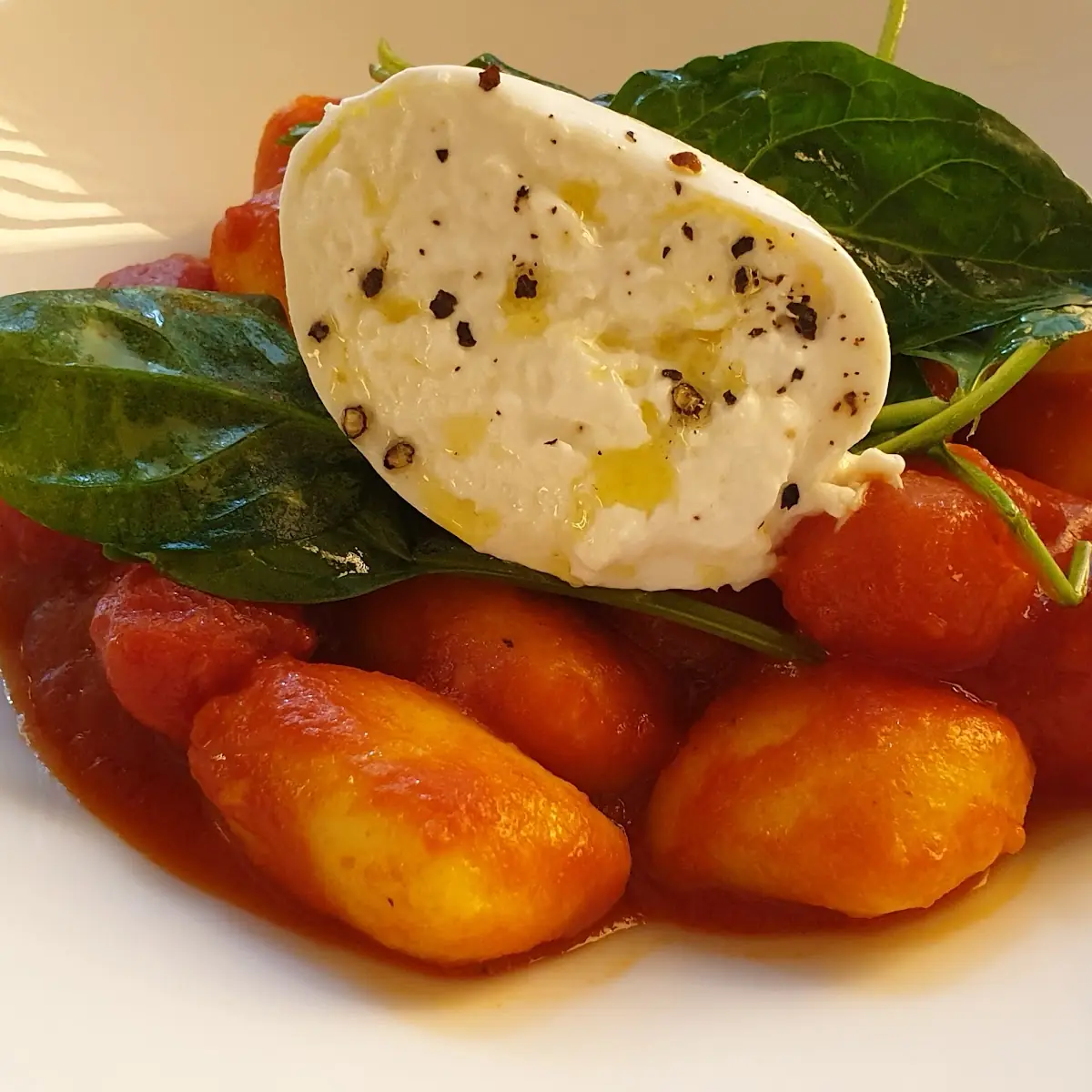 Gnocchi Di Patata Von Bomodori Burrata