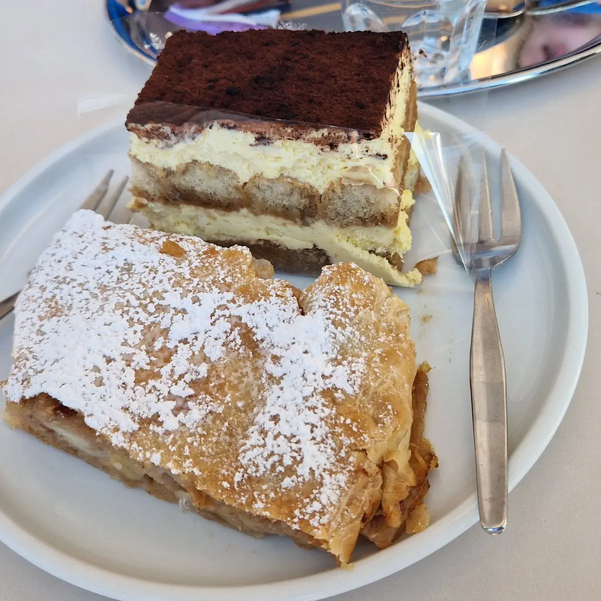 Tiramisu A Jablková Štrúdľa