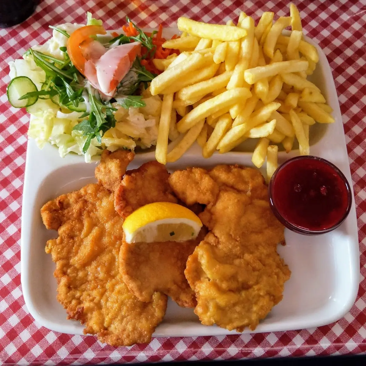 Schnitzel Mit Pommes Frites