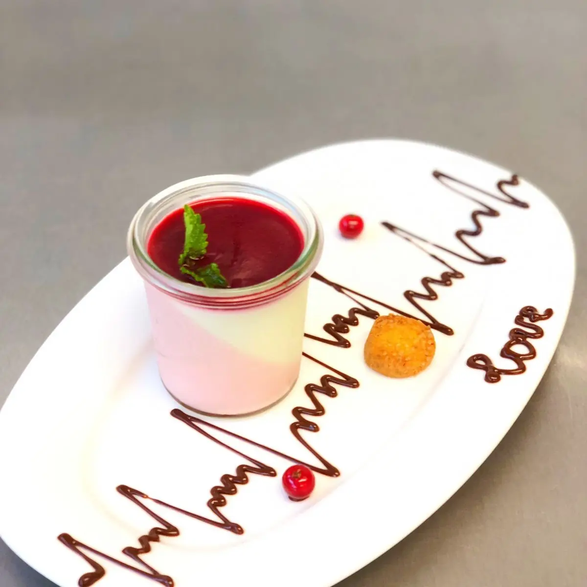 Erdbeer-joghurt Panna Cotta