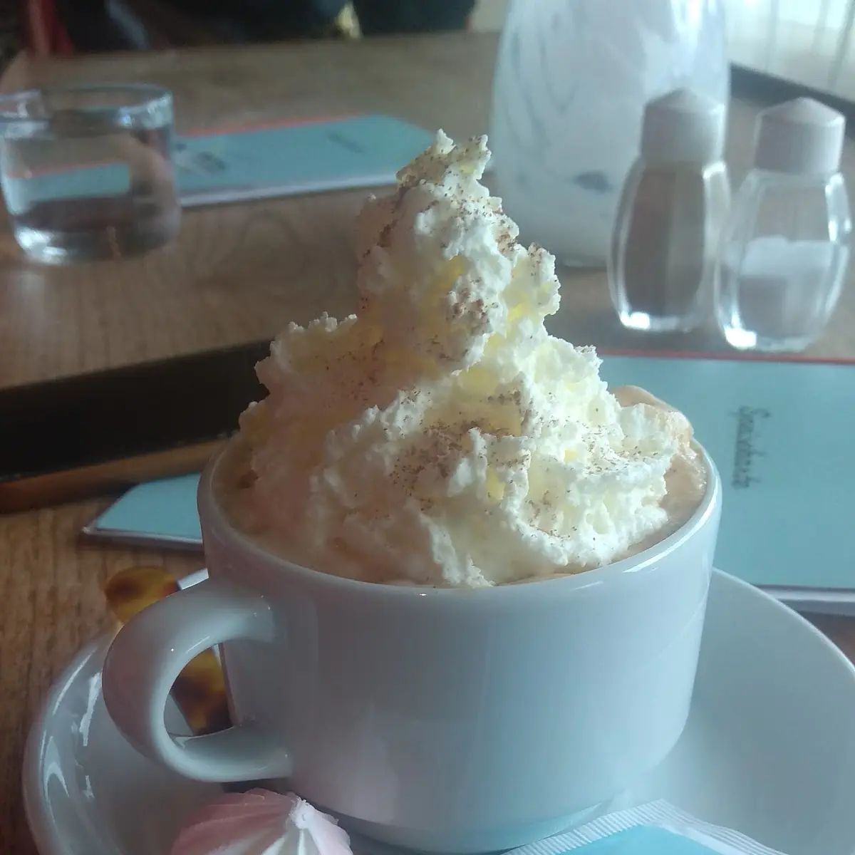 Melange Mit Schlagobers