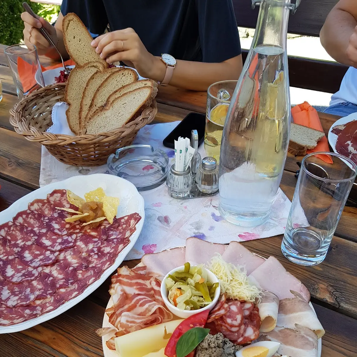 Hirschsalami & Brettljause