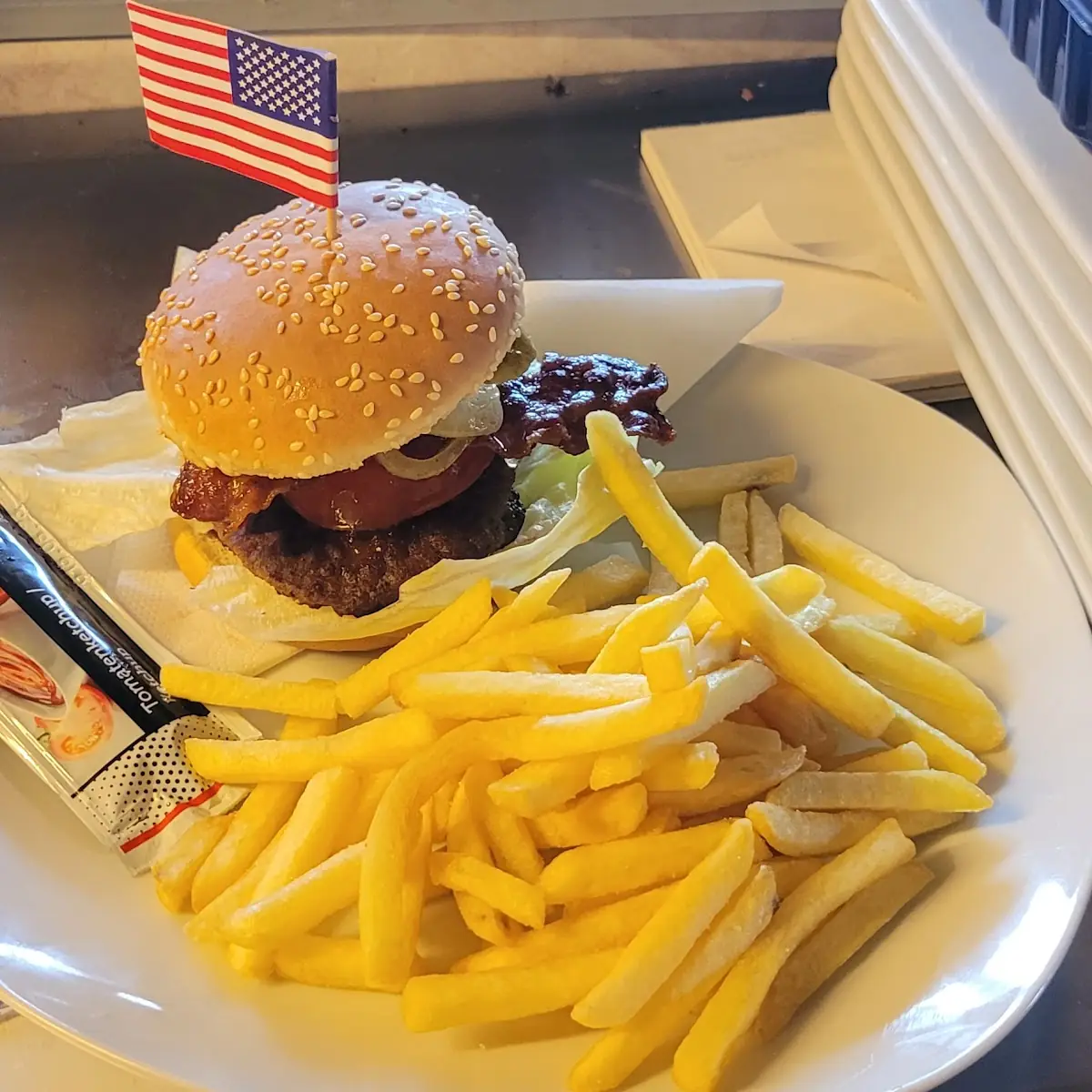 Burger Mit Pommes