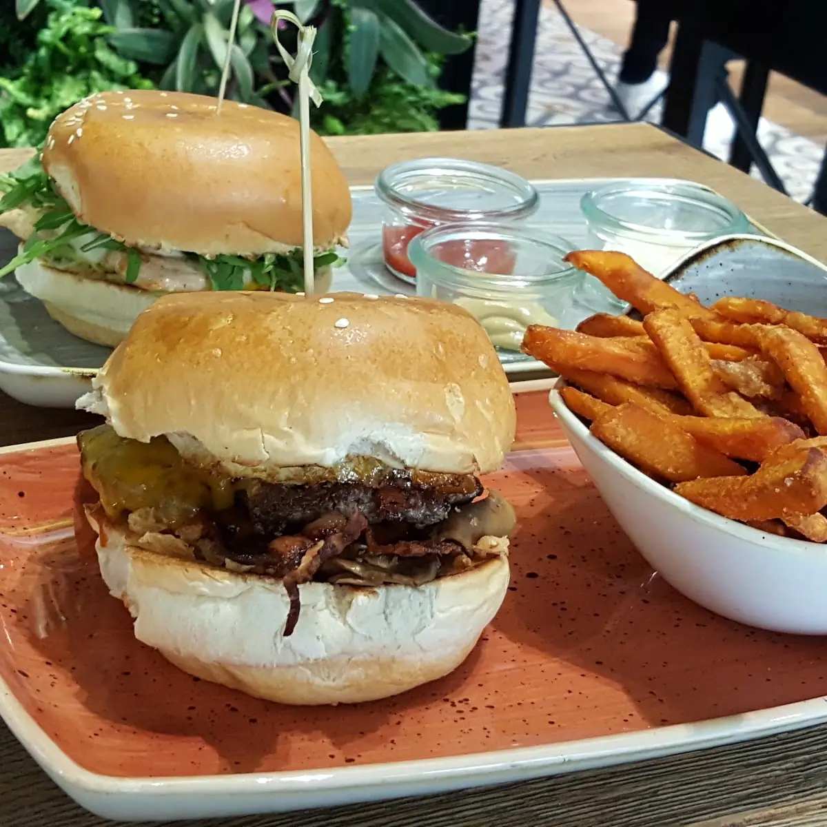 Doppelter Burger Mit Spiegelei Eigenkreation