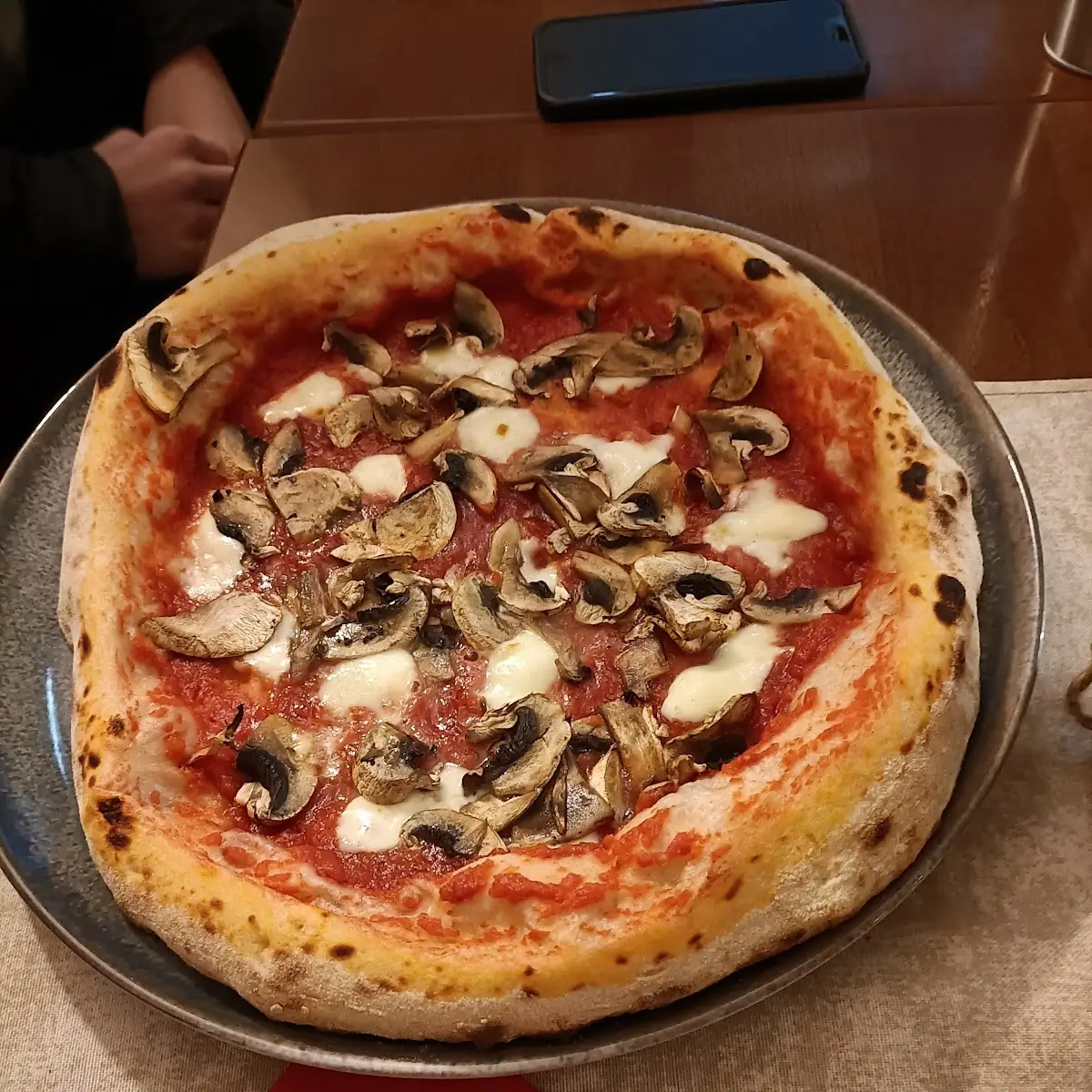 Pizza Prosciutto Funghi