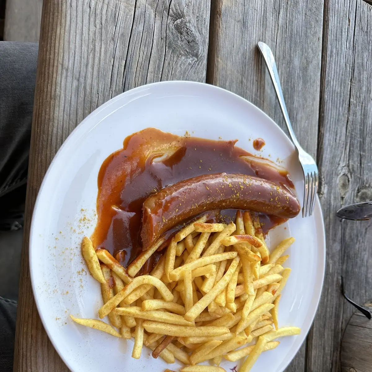 Currywurst Mit Pommes