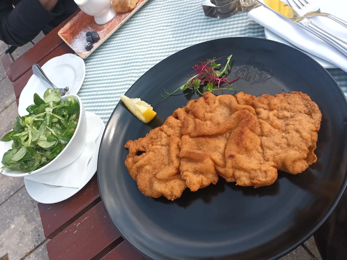Wiener Schnitzel Paniertes Schweineschnitzel