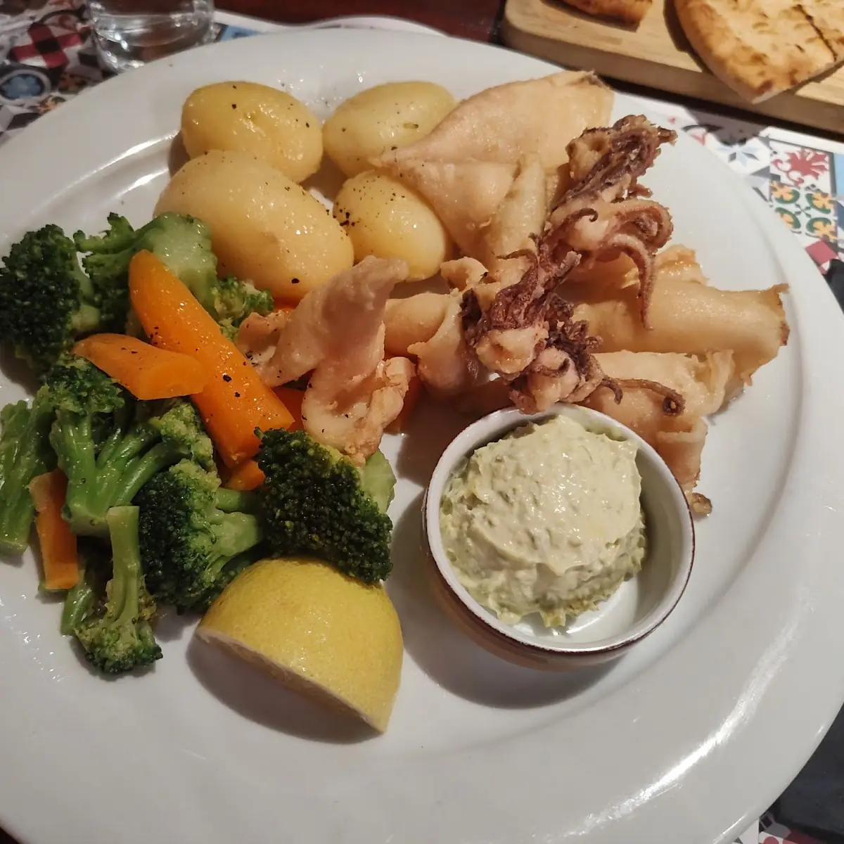 Mix de Pescados Y Mariscos A la Brasa Está Muy Bueno