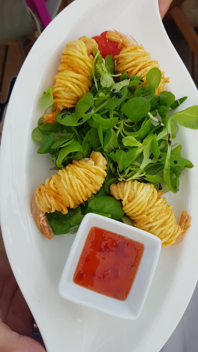 Knuspergarnelen Mit Salat Und Chili-dip
