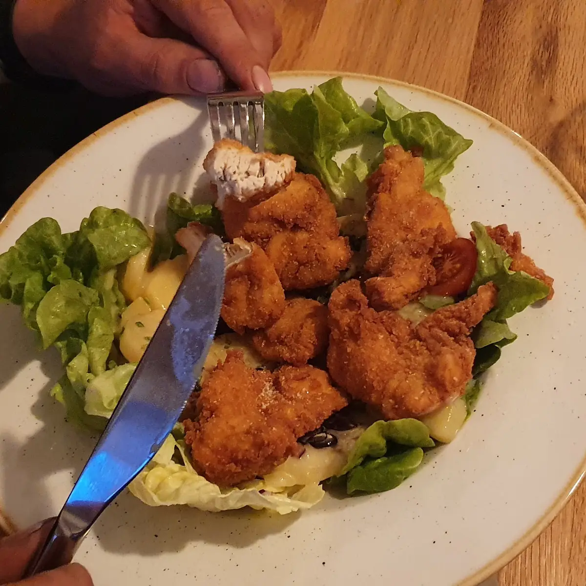 Hühnerstreifen Auf Blattsalat