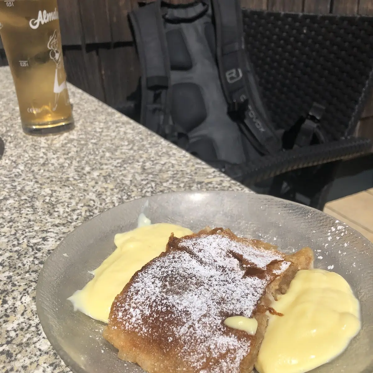 Apfelstrudel Mit Vanilla Sauce