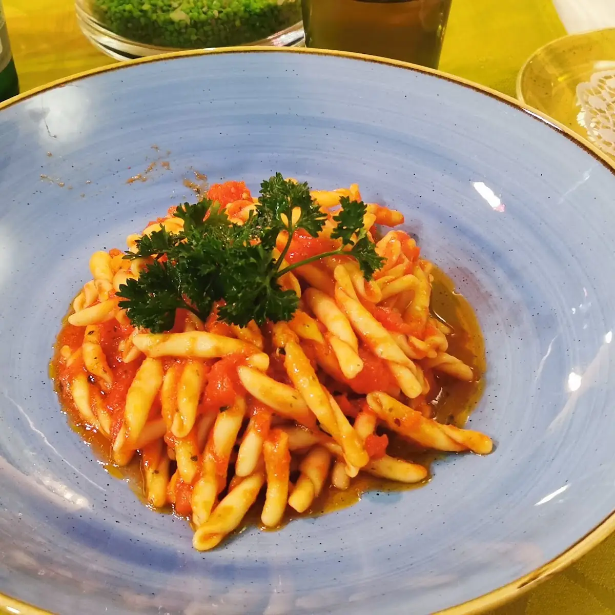Strigoli Mit Tomatensauce