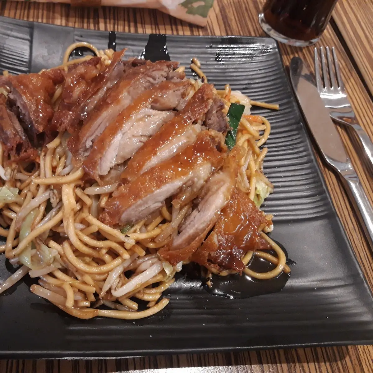Knusprige Ente Mit Nudeln