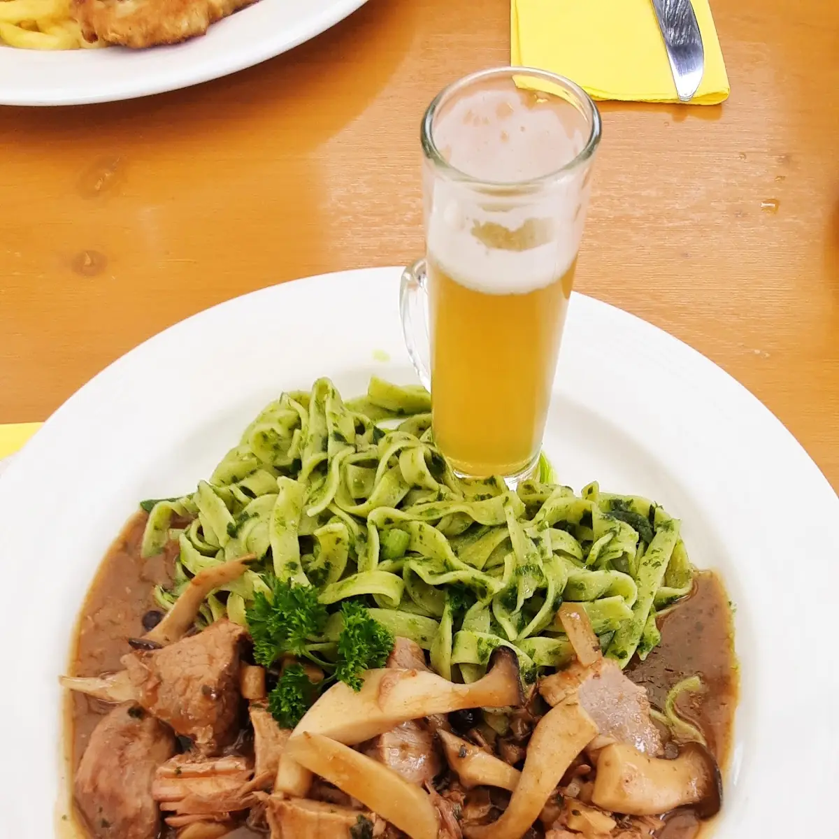 Biergulasch Mit Bärlauchnudeln