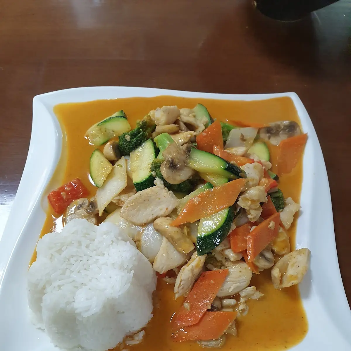 Rotes Curry Mit Huhn