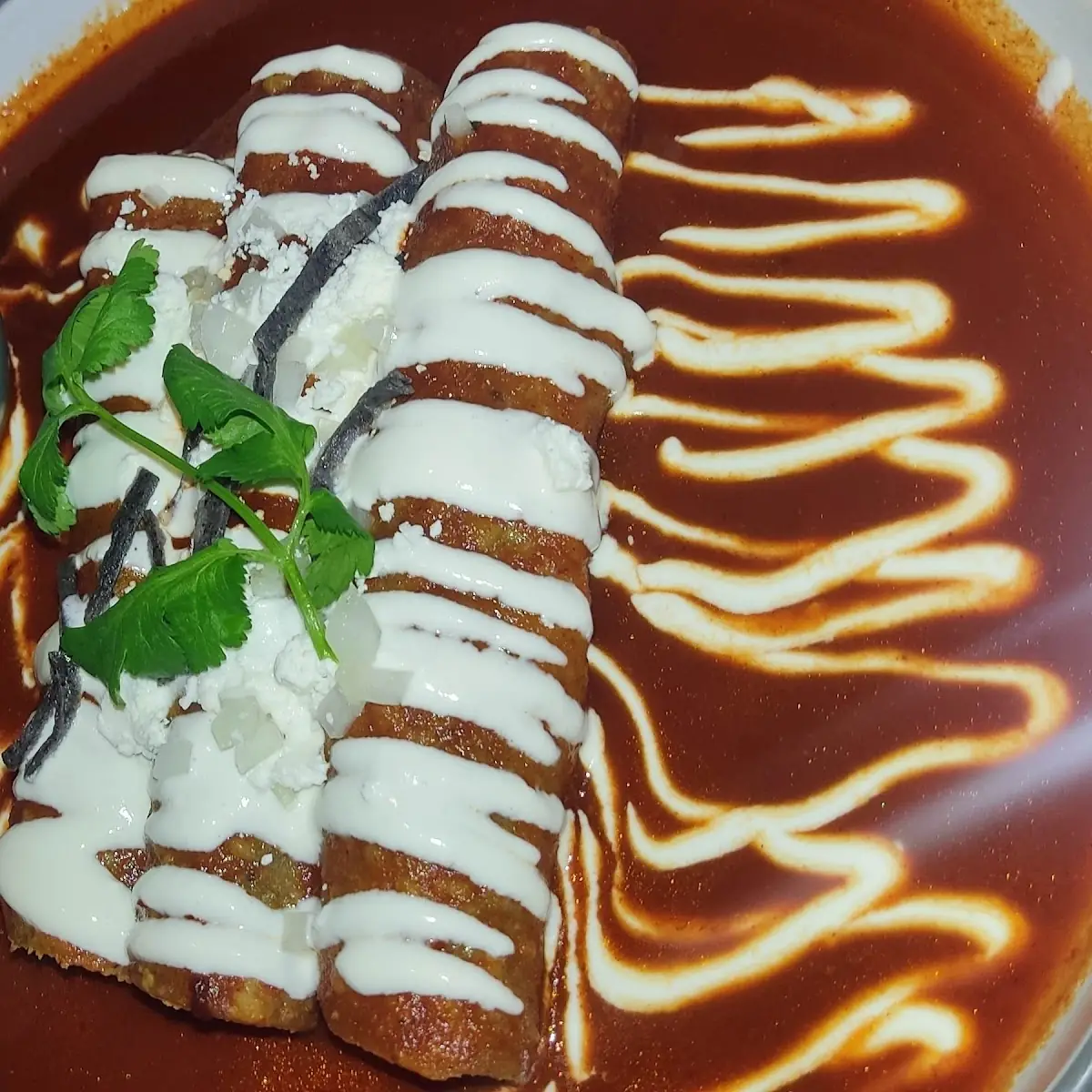Enchiladas Rojas De Pollo