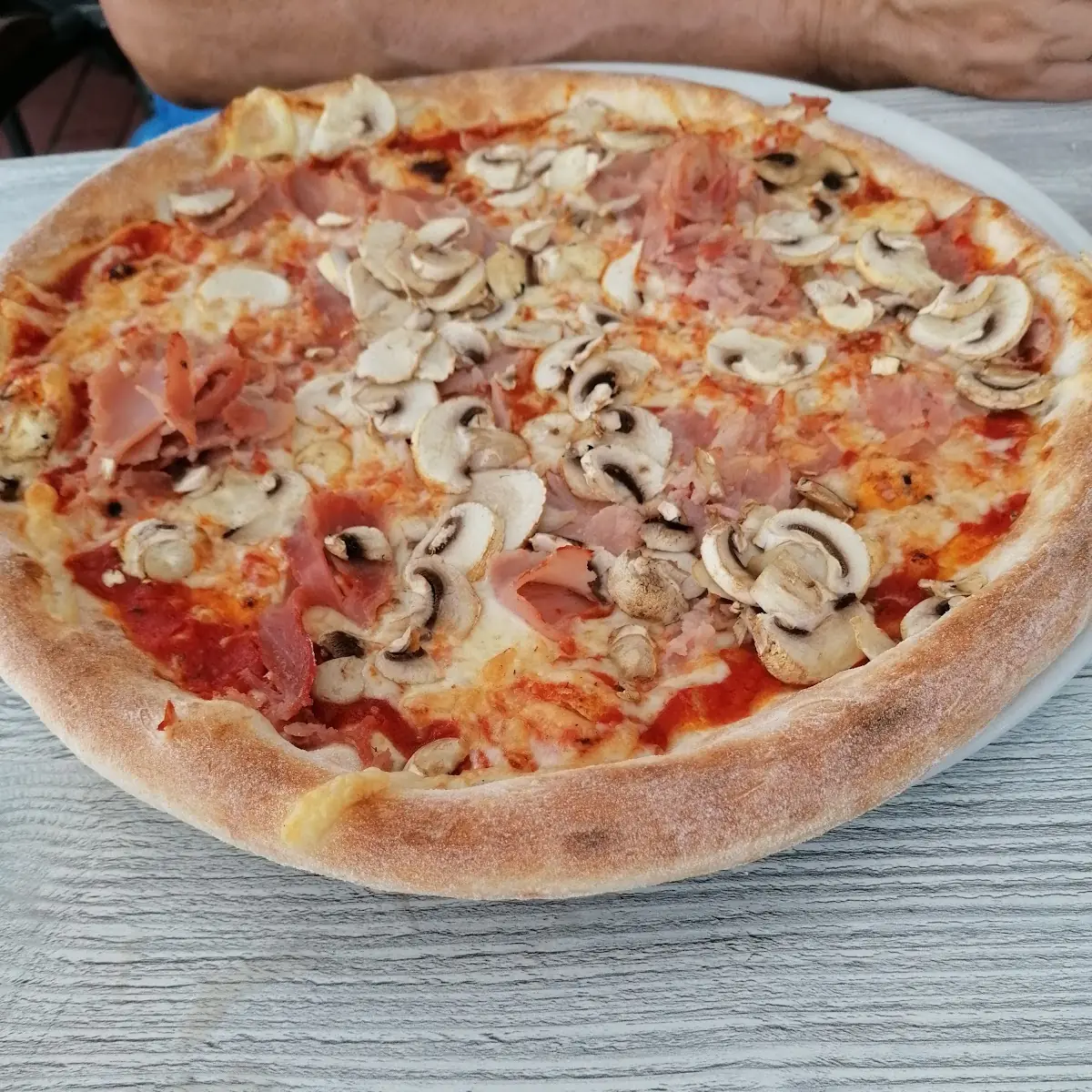 Pizza Regina