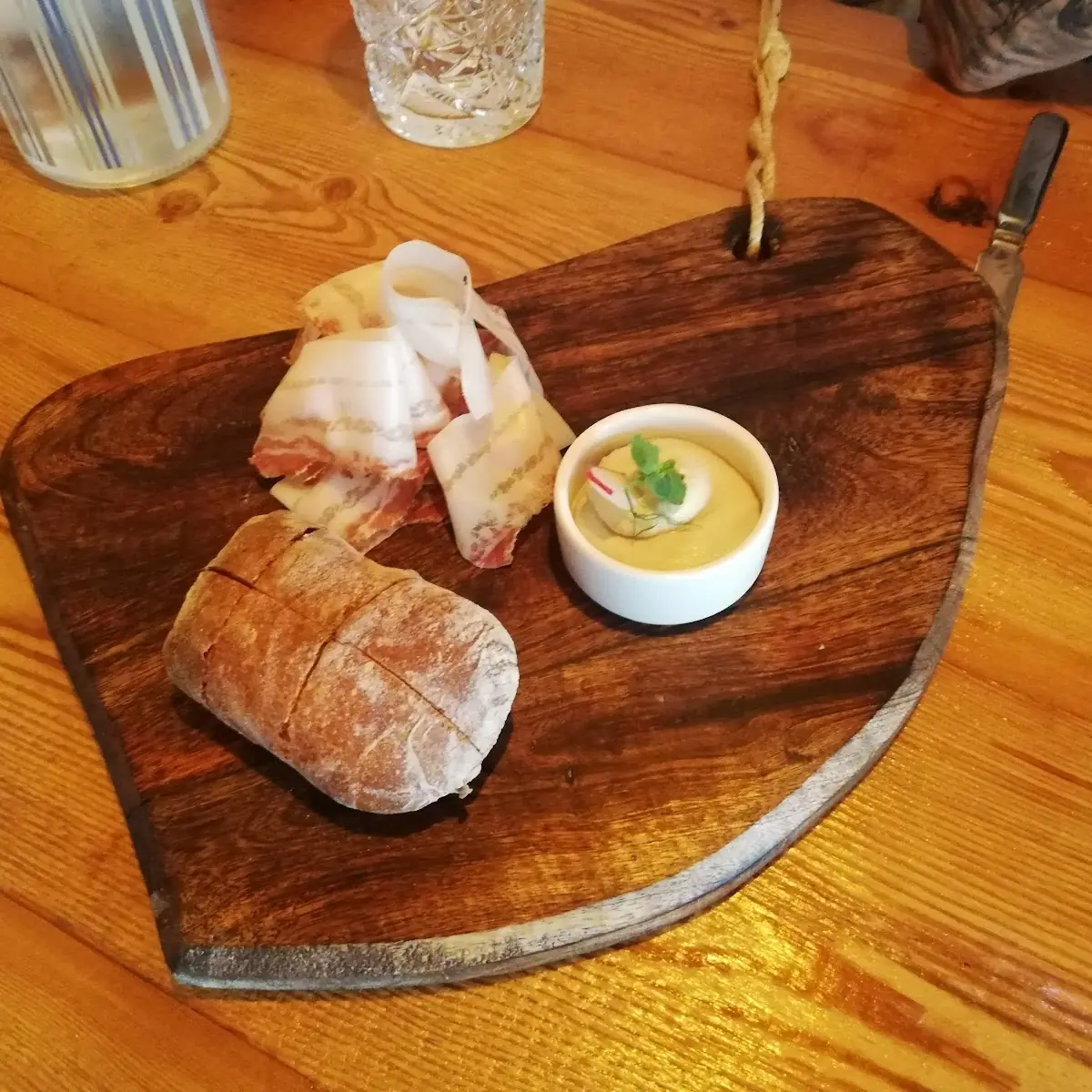 Selbst Gemachtes Brot Mit Butter