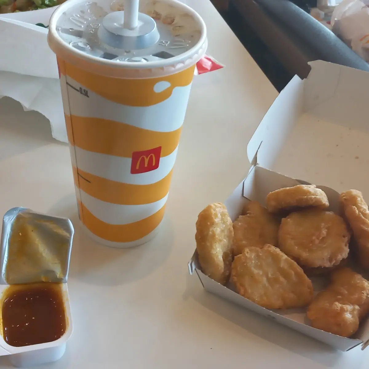 Chicken Mc Nuggets Mit Cola Zero