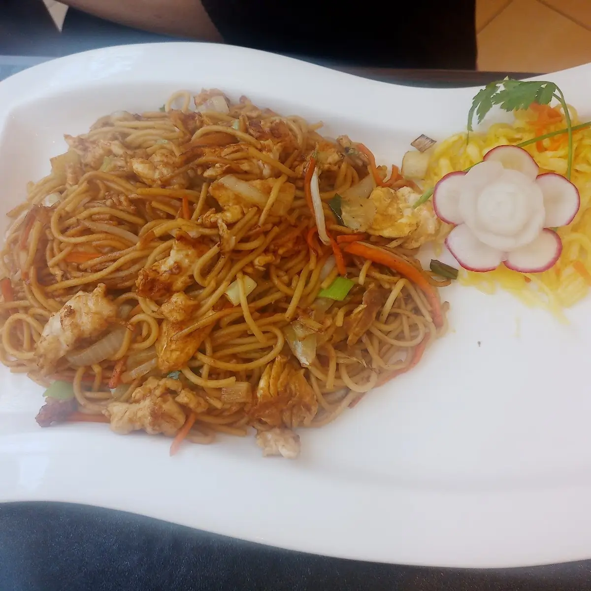 Gebratene Nudeln Mit Huhn
