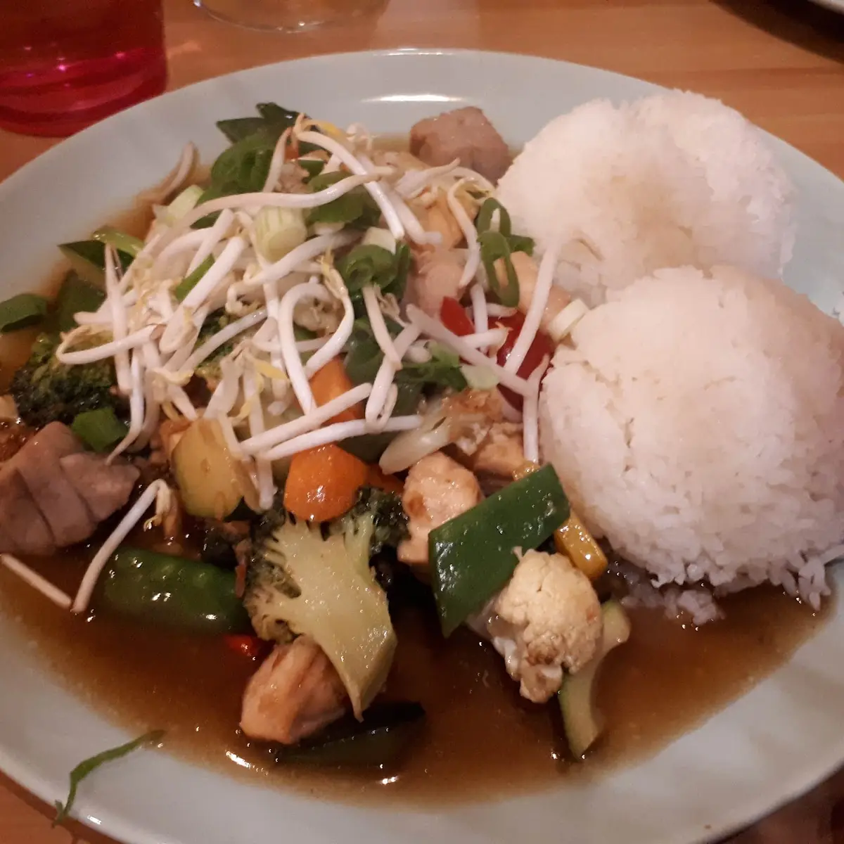 Wok Mit Gemüse Und Fisch