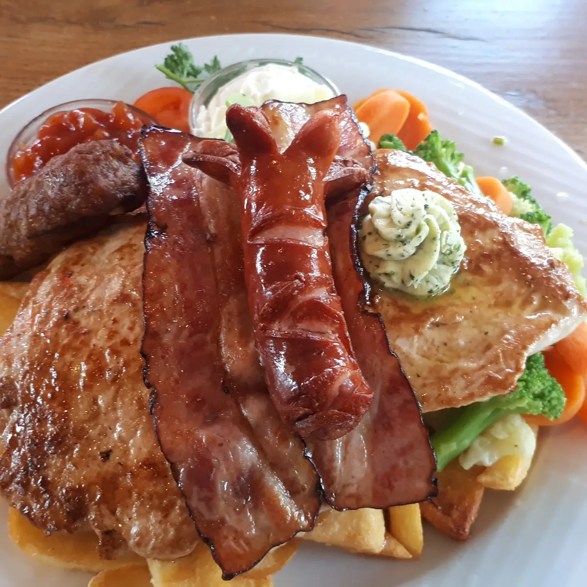 Herzhafter Grillteller