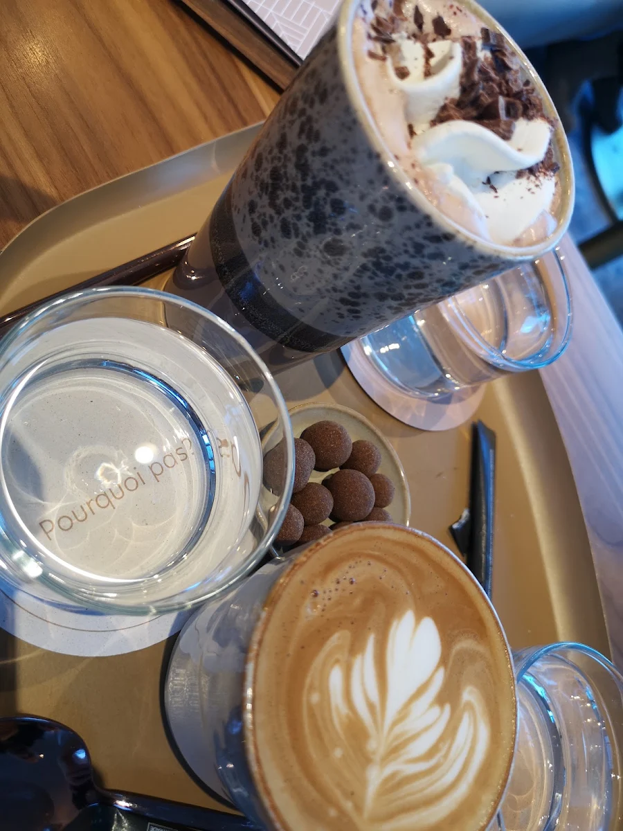 Cappuccino Und Heiße Schokolade